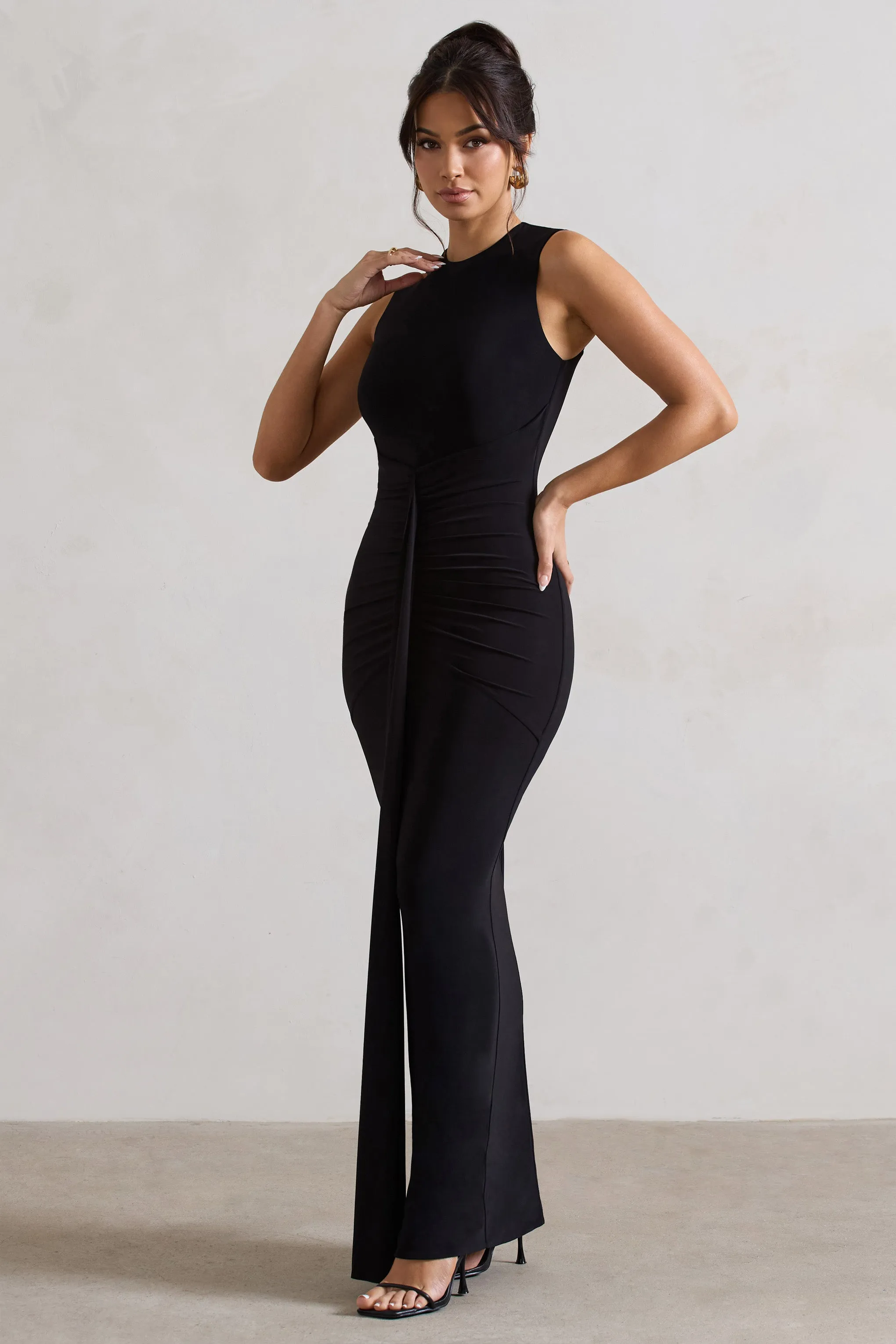 Alexa | Robe longue noire à encolure haute et drapé