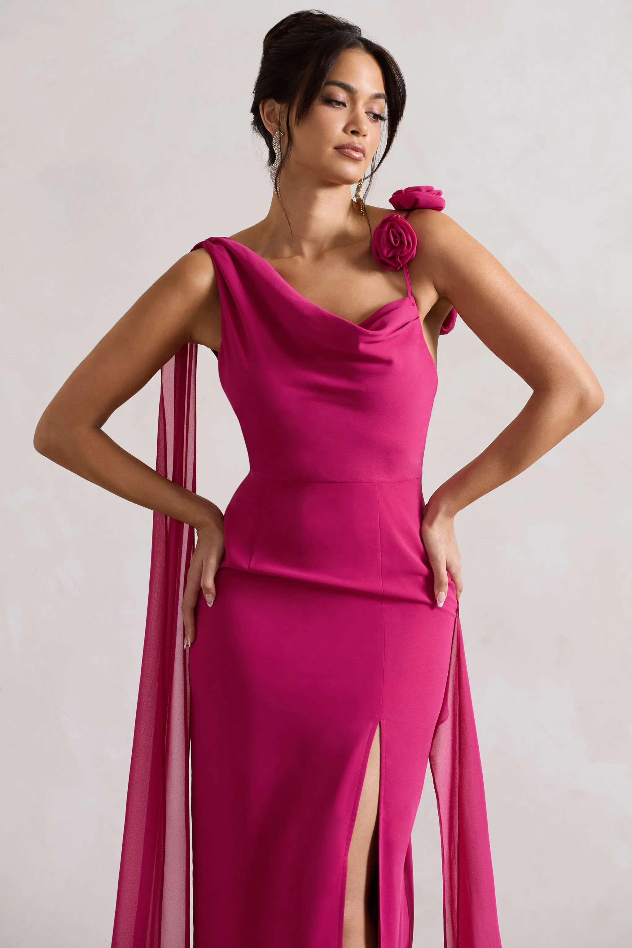 Angeline | Robe longue rose foncé en mousseline drapée avec cosage fleurit