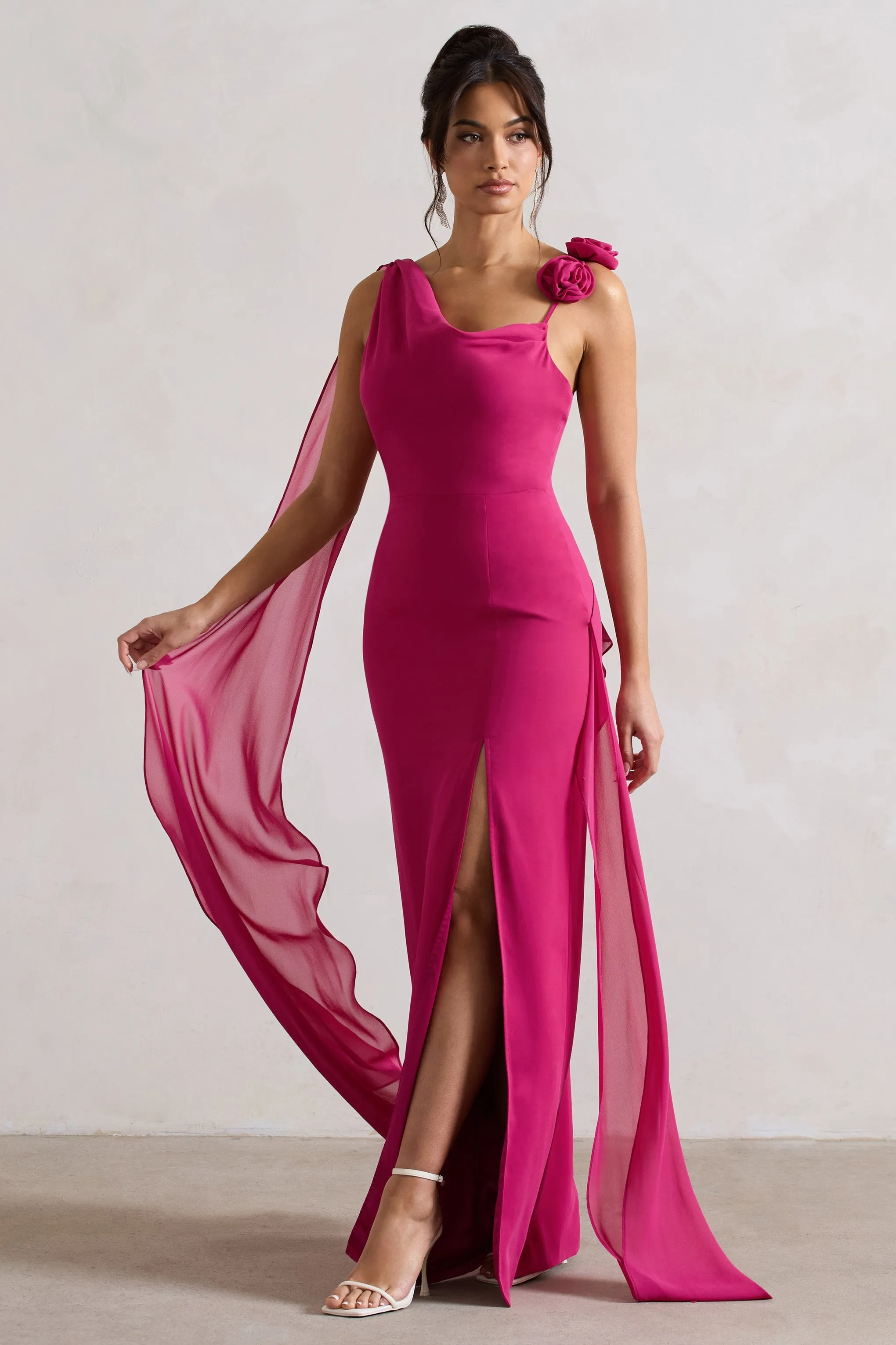 Angeline | Robe longue rose foncé en mousseline drapée avec cosage fleurit