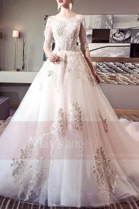 belle robe de mariée demi-manche dentelle grand nœud papillon amovible