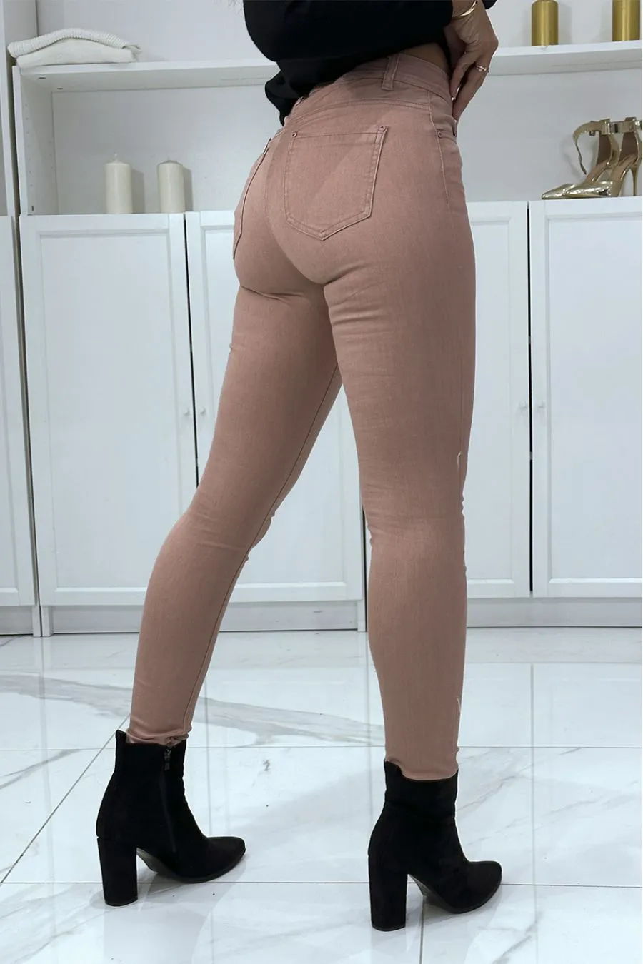 Jean slim rose extensible avec poches et fermeture zip