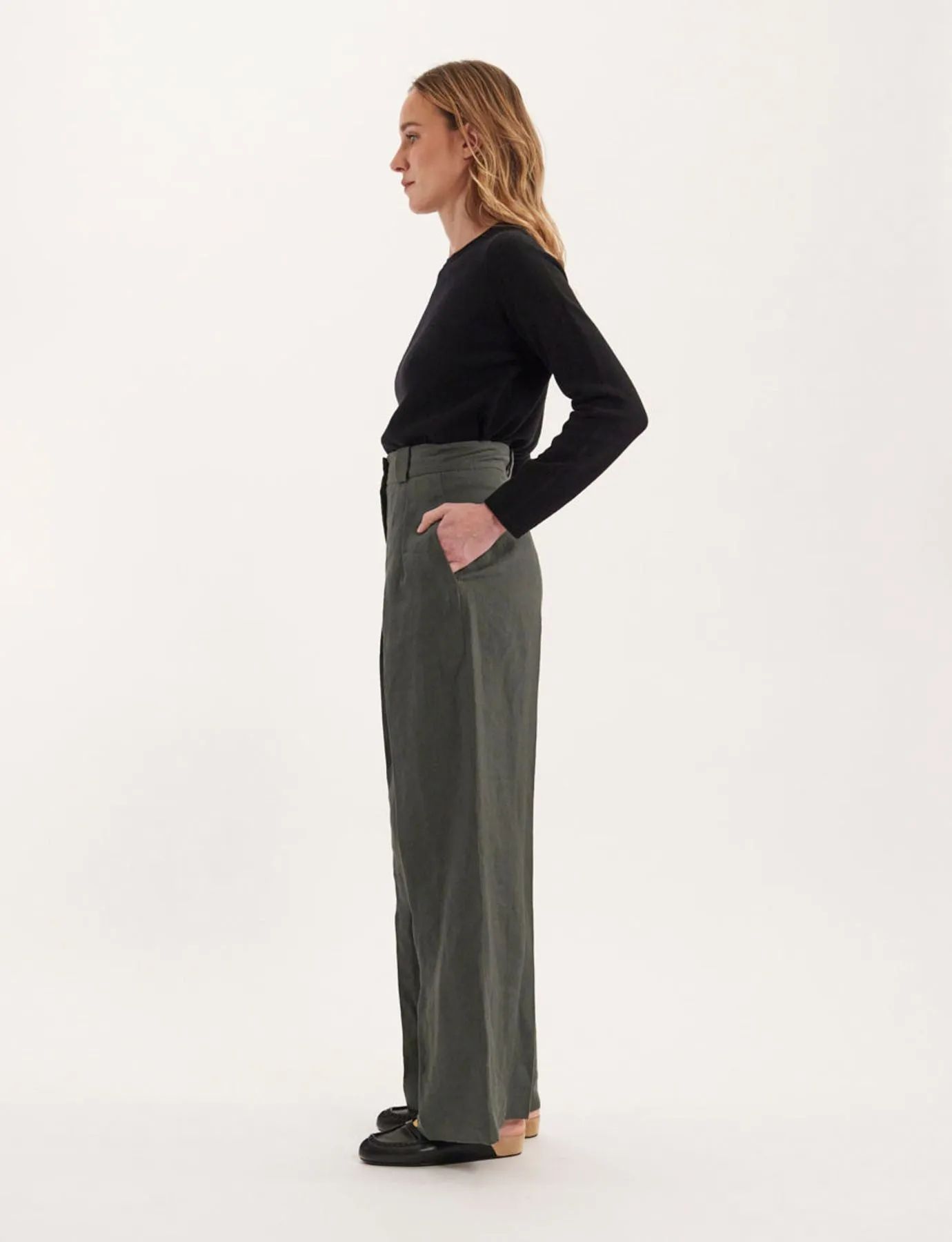 Pantalon Marlène en lin vert foncé