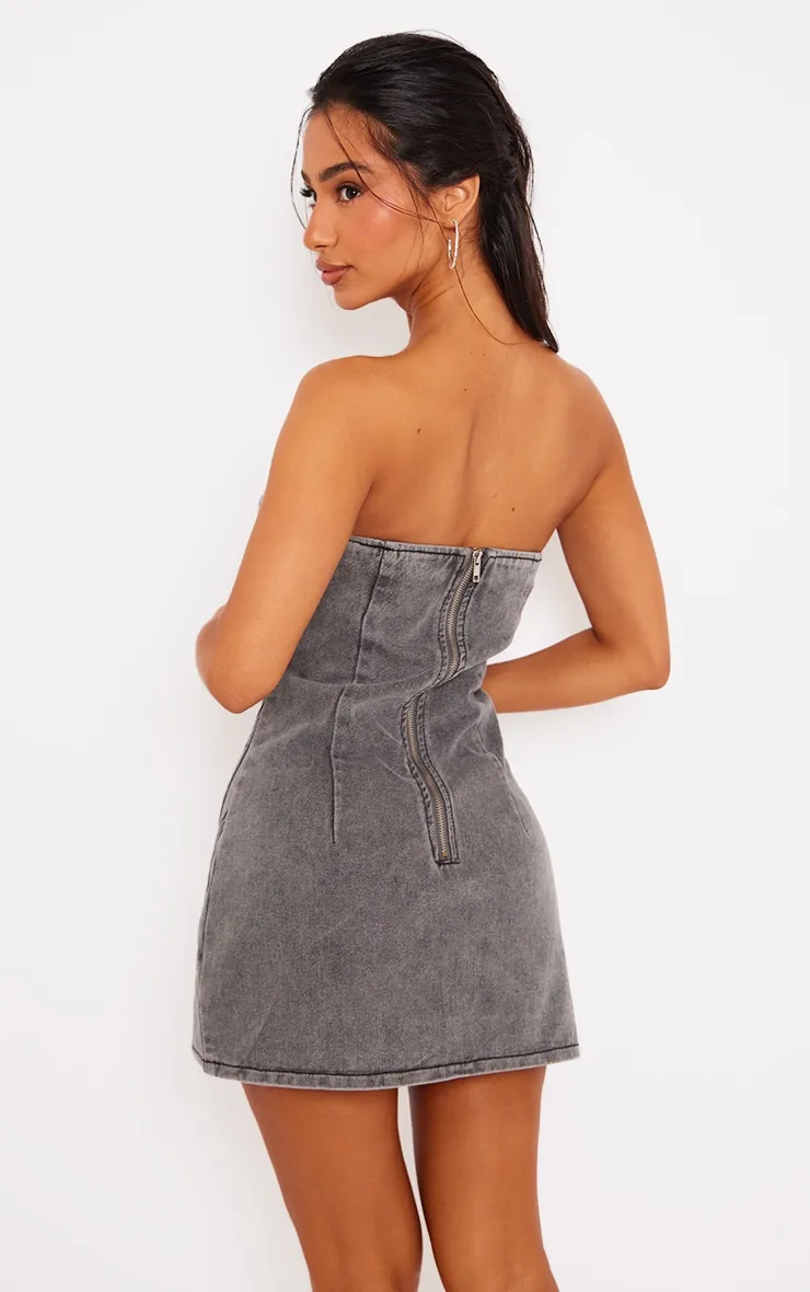 Petite Mini robe en jean gris délavé à coutures devant