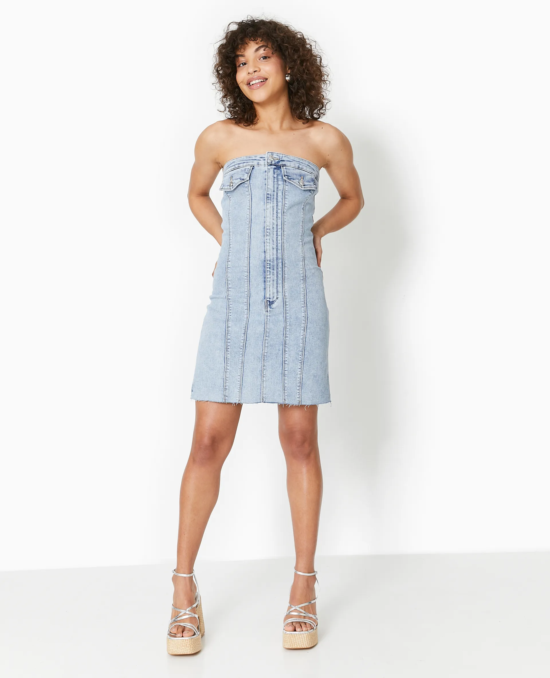 Robe courte forme bustier en jean