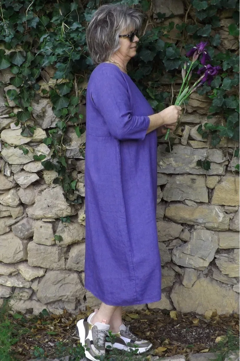 Robe longue en lin prémium grande taille de couleur lavande .