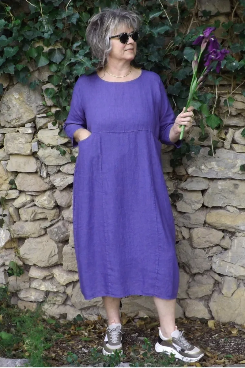 Robe longue en lin prémium grande taille de couleur lavande .