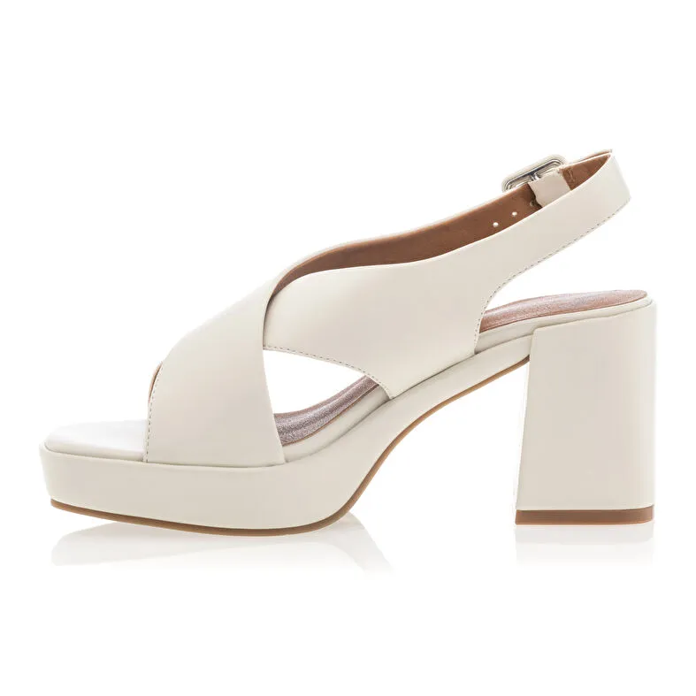 Sandales / nu-pieds Femme Beige Pretty Stories : Sandales / Nu-pieds . Besson Chaussures