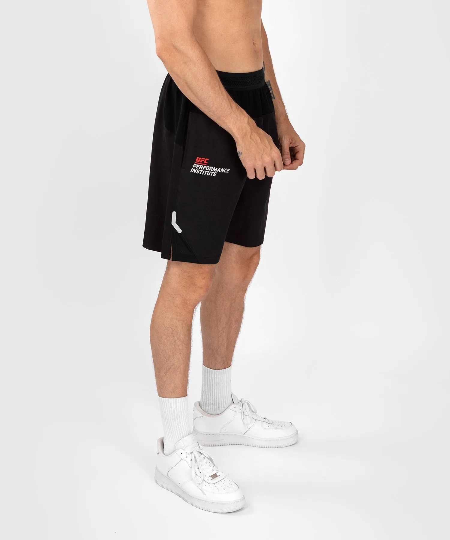 Short de performance pour hommes UFC Venum Performance Institute 2.0 - Noir/Rouge