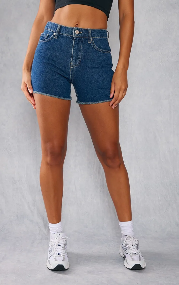 Short mom en jean délavé bleu indigo à ourlet élimé