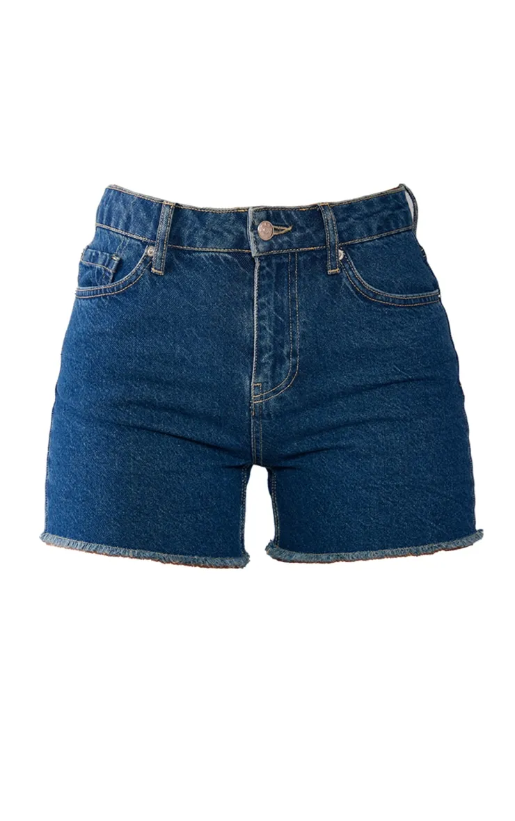 Short mom en jean délavé bleu indigo à ourlet élimé