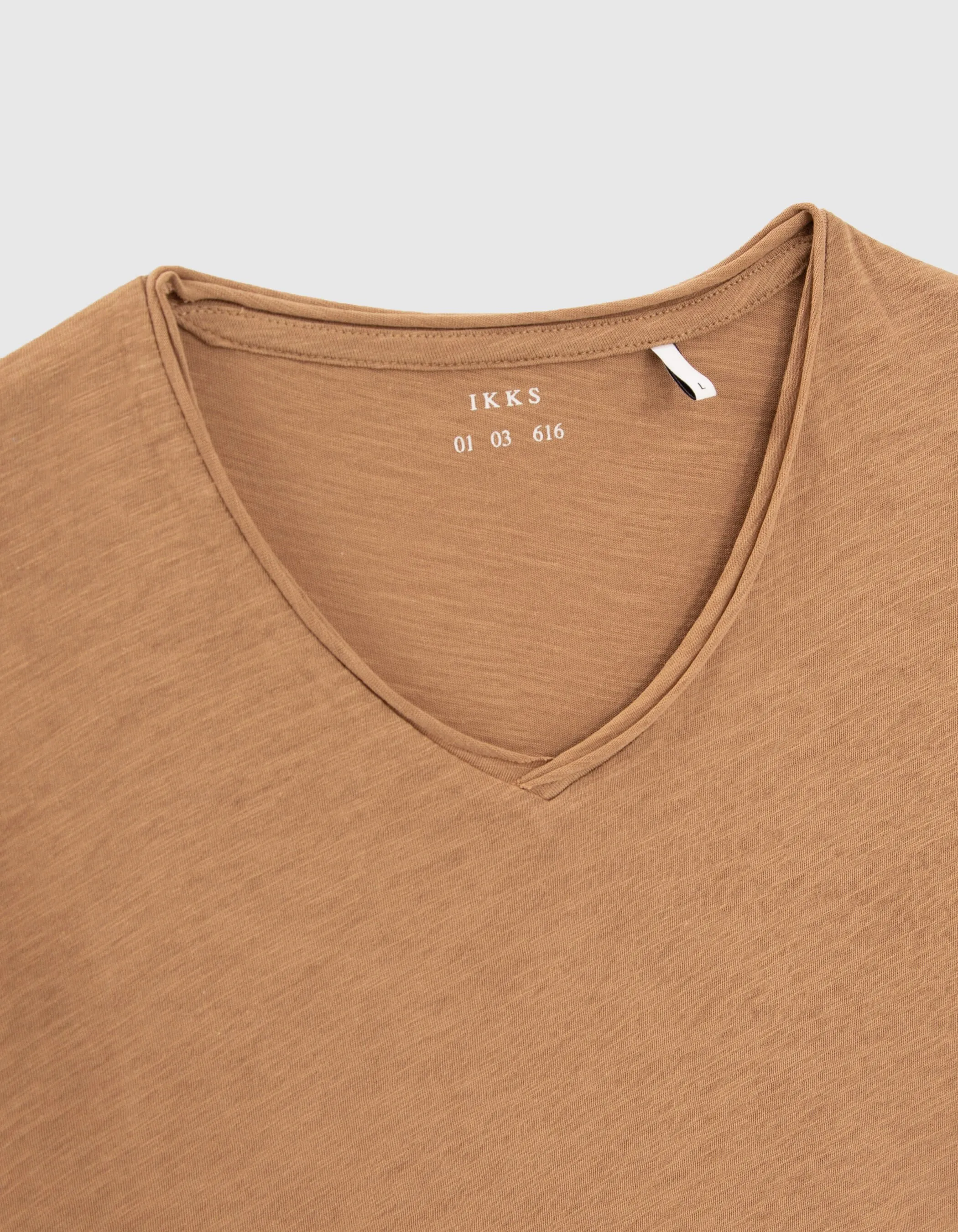 T-shirt L'Essentiel cappuccino encolure V Homme