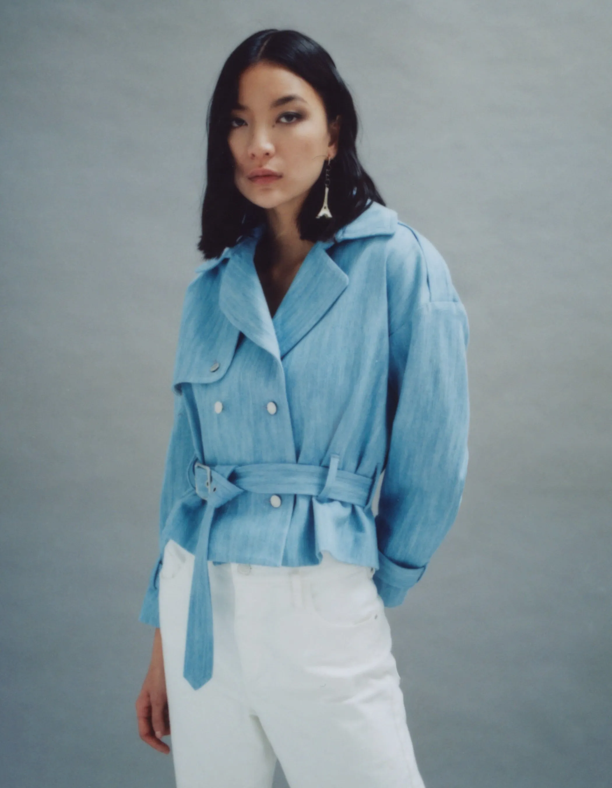 Trench court en denim bleu clair femme